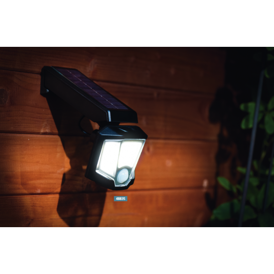 Соларно фасадно тяло тип прожектор LED 3х10W 6400К със сензор